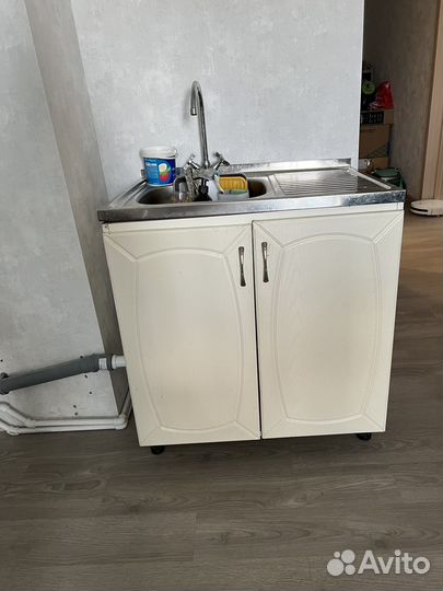 Временная кухня с раковиной