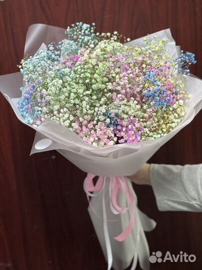 Букет из радужных гипсофил с бесплатной доставкой