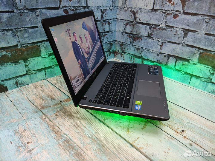 Мощный ноутбук asus i3/8gb/ssd/2 видеокарты