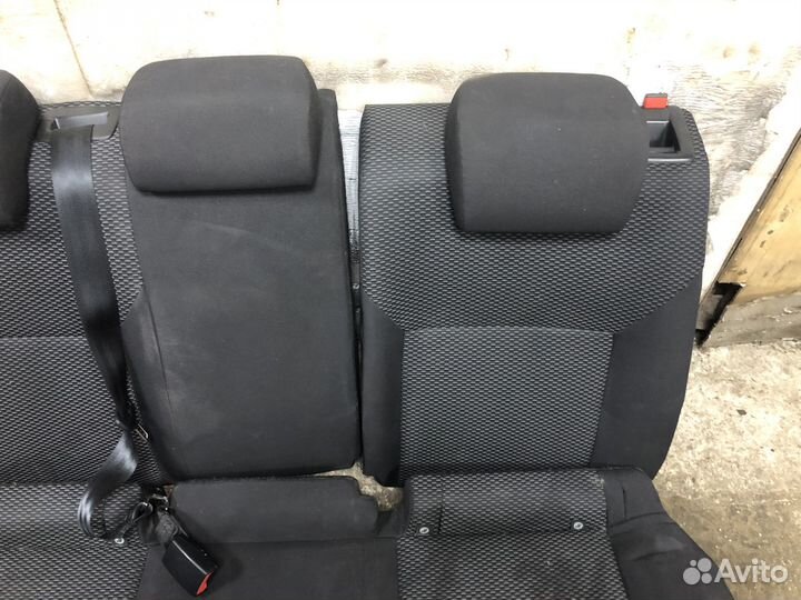 Заднее сиденье Volkswagen Polo 6