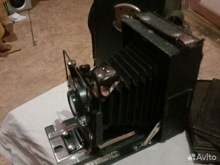 Старинный фотоаппарат