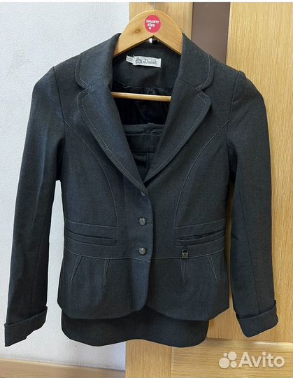 Шикарный школьный костюм на девочку duwali