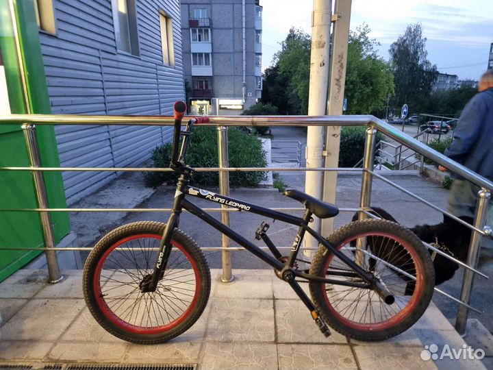 Трюковой велосипед BMX