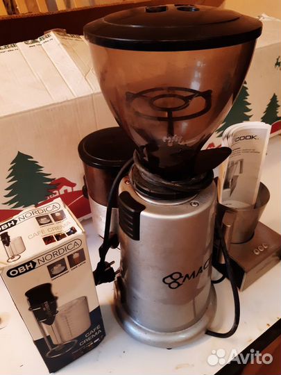 Кофемашина рожковая профессиональная