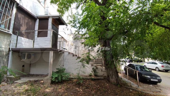 3-к. квартира, 70 м², 1/10 эт.