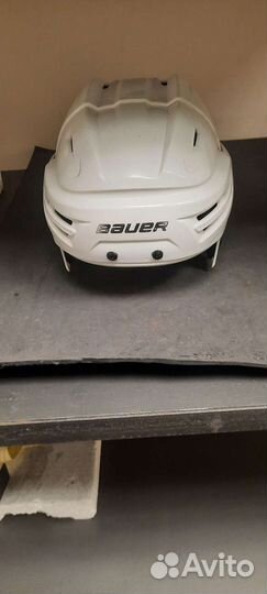 Хоккейный шлем