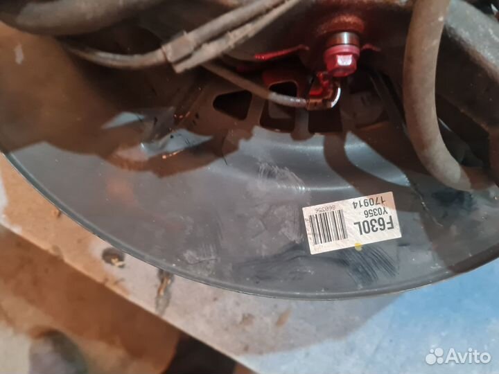 Toyota Camry V70 XV70 2arfe 2.5 кулак поворотный