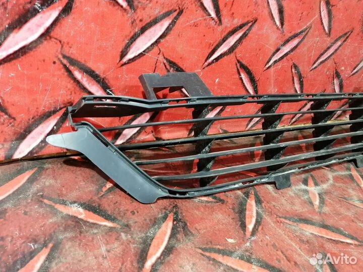 Решетка переднего бампера Toyota Fortuner