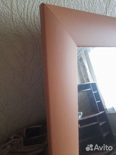 Зеркало настенное в раме