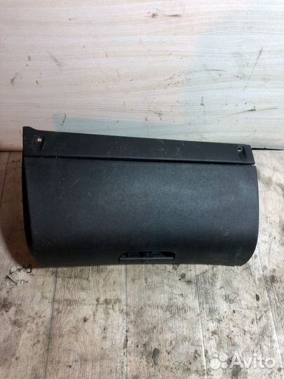 Бардачок Skoda Octavia A4 Tour 1.6 BFQ