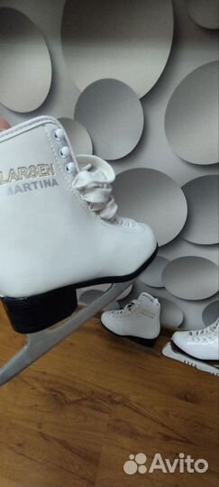 Продам фигурные коньки