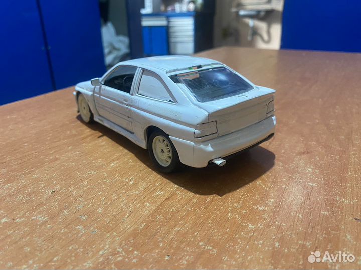 Модель Ford Escort Rs Cosworth Bburago Italy 1/24