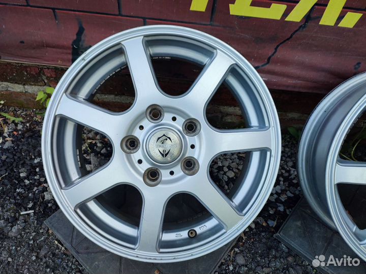 Красивые диски r15 5x114.3