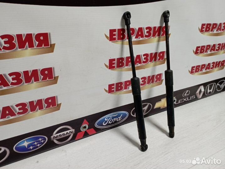 Амортизатор капота передний Audi Q5 8R cdnc 2011