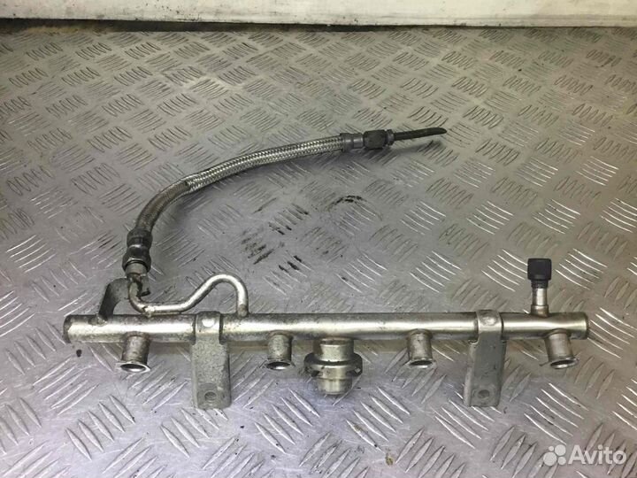 Топливная рампа Мерседес Ц класс a1110780292 27194