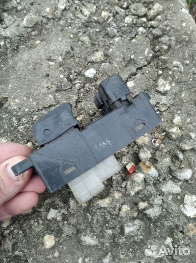 Блок кнопок стеклоподъемника Ниссан альмера n16