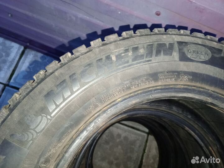 Michelin X-Ice North 3 215/65 R16