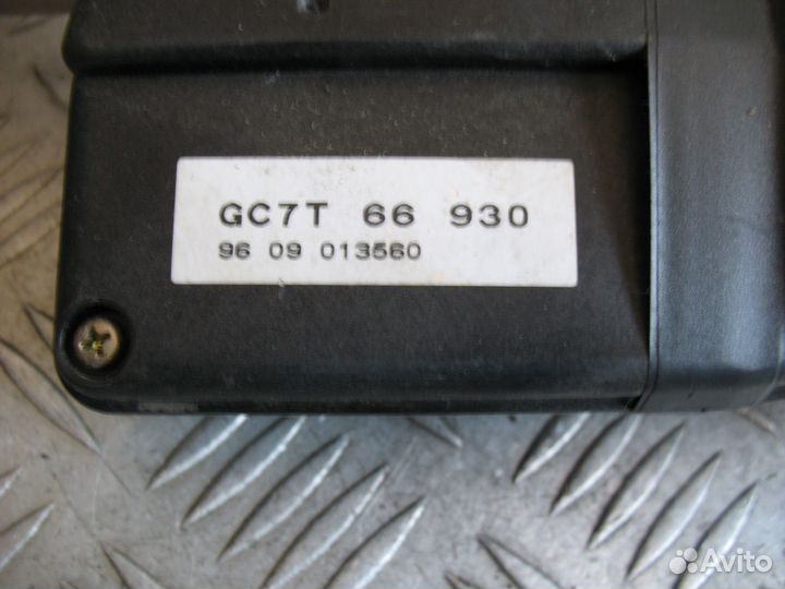 Моторчик антенны Mazda 626 GE 1995г