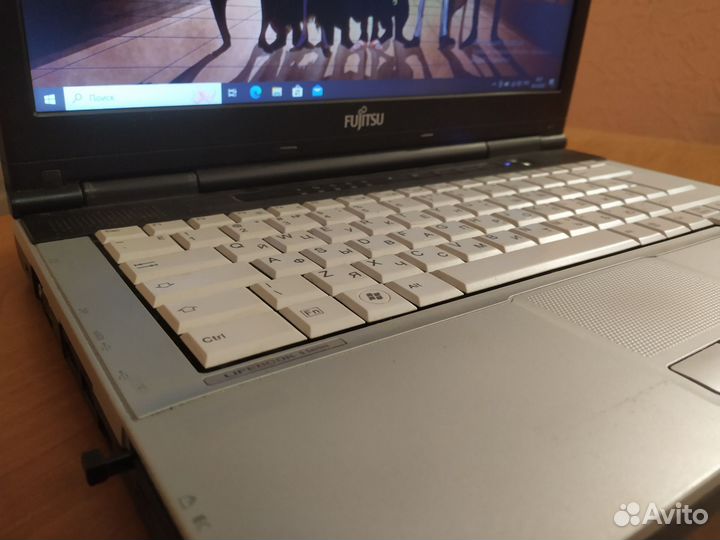 Офисный ноутбук Fujitsu