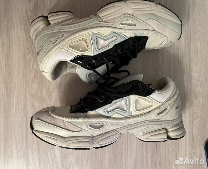 Raf simons ozweego 3 cream white