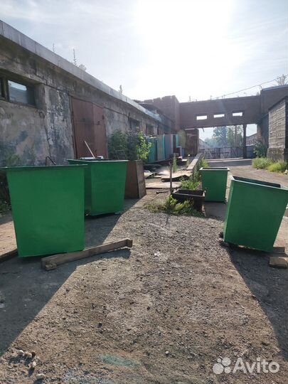 Мусорный бак металлический