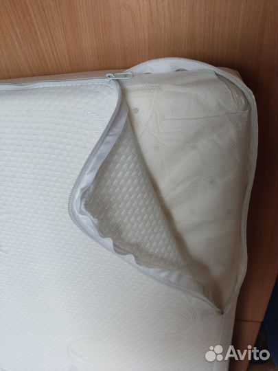 Детская кроватка с матрасом