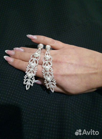 Серьги и гребень для волос от бренда sunlight