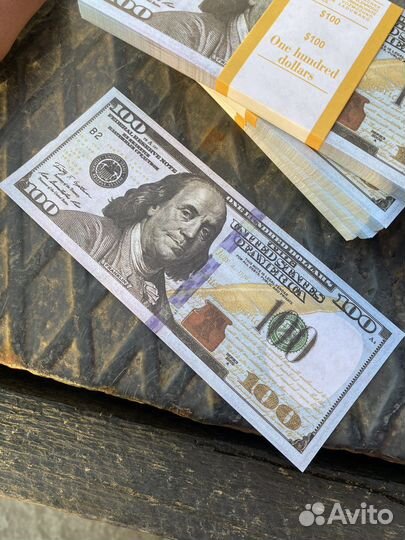 50 тыс бутафорских долларов (5 пачек 100 дол)