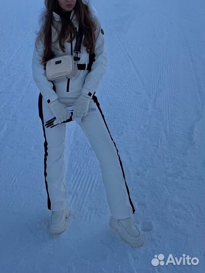 Горнолыжный комбинезон
