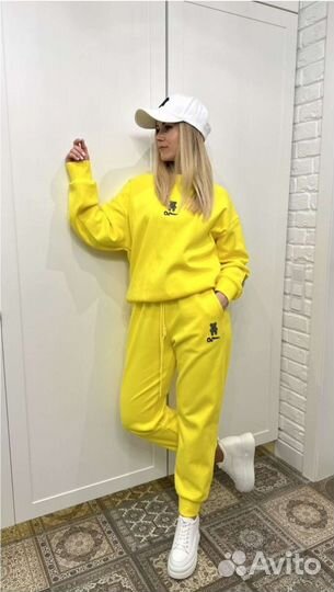 Спортивный костюм женский 44- 46;52-54новый