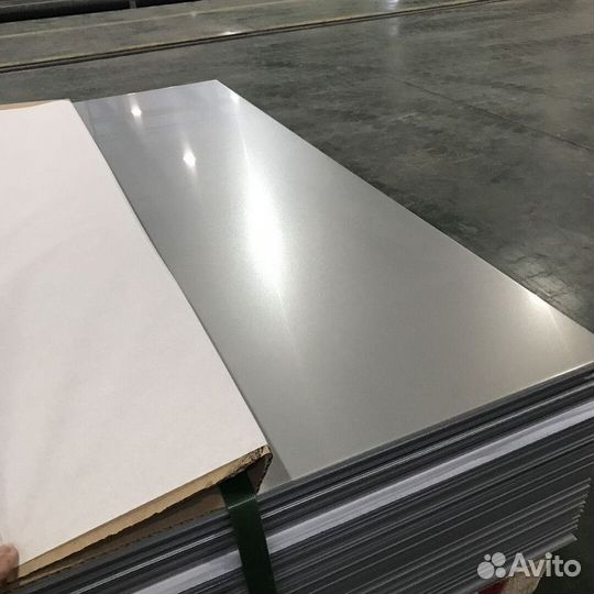 Металлопрокат Лист нержавеющий опт от 1 тонны