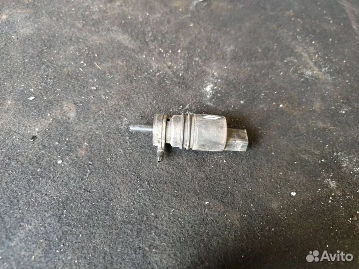 Насос (моторчик) омывателя стекла Mercedes-Benz