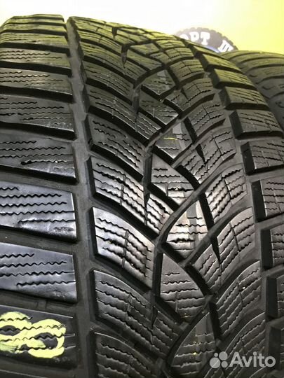 Goodyear UltraGrip Performance Gen-1 245/40 R18 97V