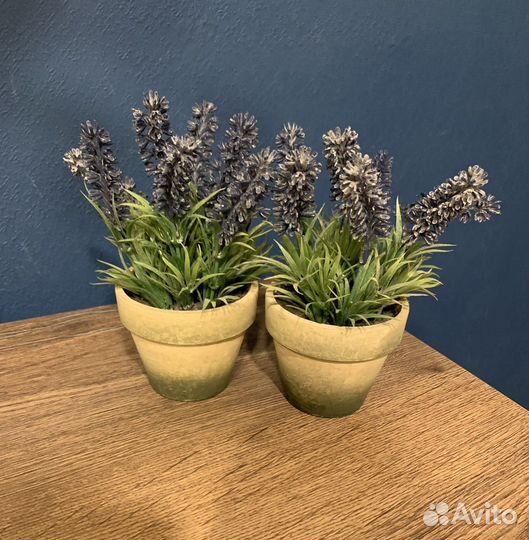 Искусственные цветы в керамогоршке. Цена за 2 шт
