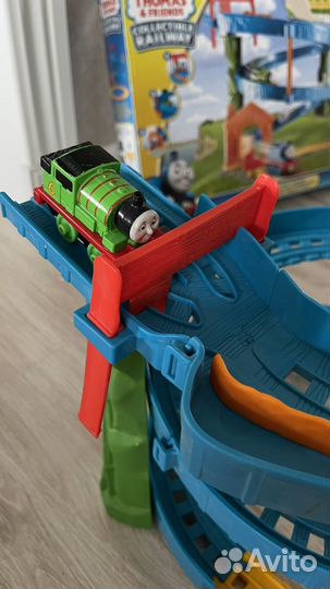 Игрушка паровозик Томас и его друзья