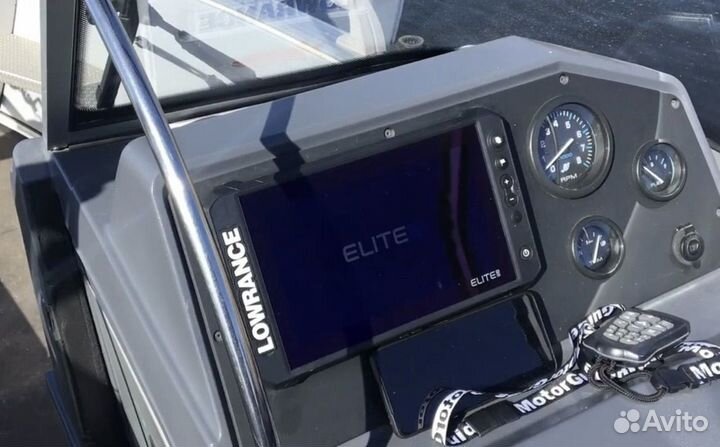 Установка оборудования на лодки катера