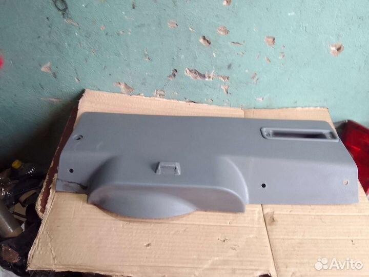 Обшивка крышки багажника Chevrolet Aveo T200