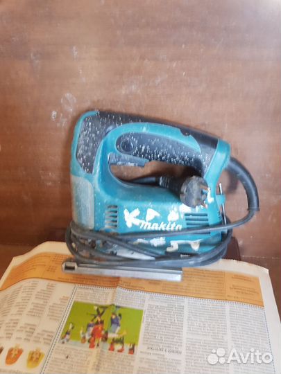 Электро лобзик makita