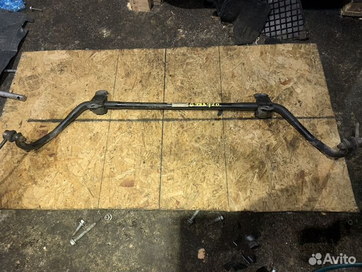 Стабилизатор передний на BMW 7 F01 F02