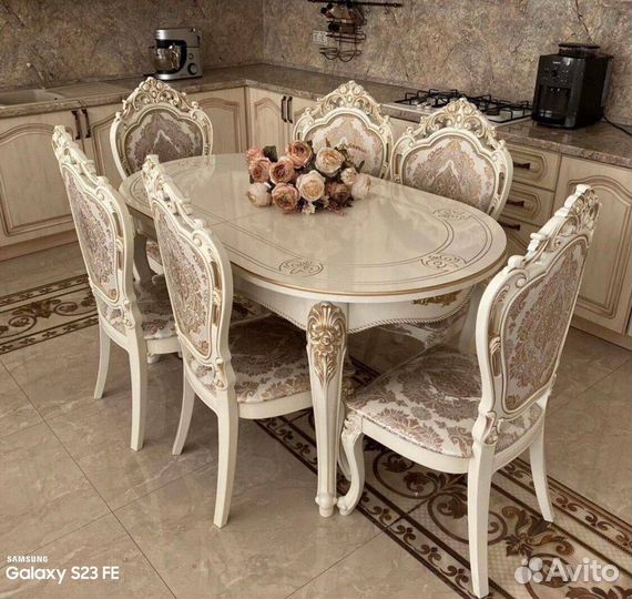 Новые столы и стулья