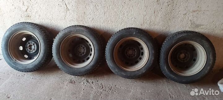 Комплект зимних колес r15