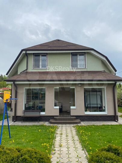 Дом 302 м² на участке 8 сот.