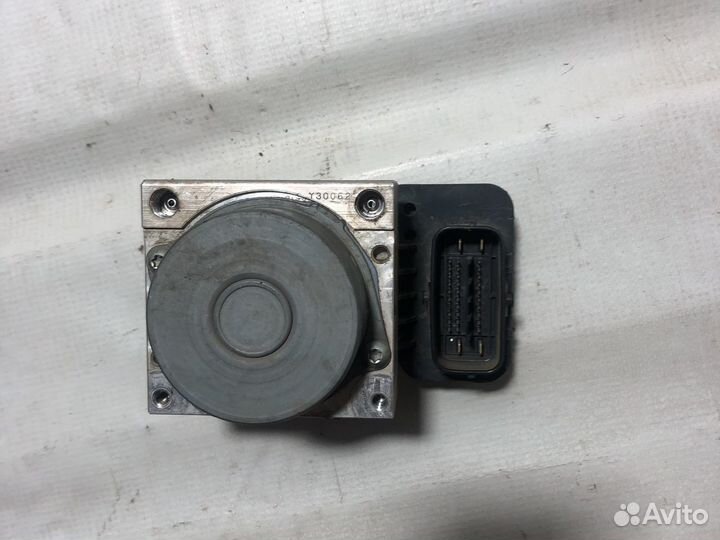 Блок абс toyota corolla 150