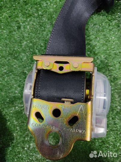 Ремень безопасности задний правый Lexus RX300 (MC