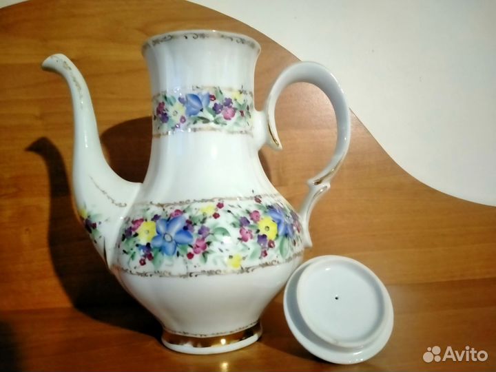 Кофейник фарфоровый