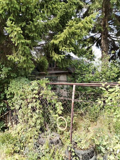 Дом 12 м² на участке 4 сот.