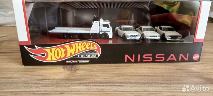 Hot Wheels Premium диорама Nissan