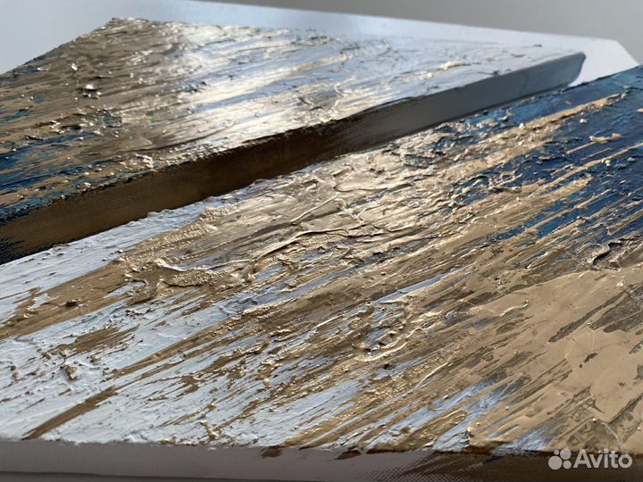 Картина в интерьер с золотом