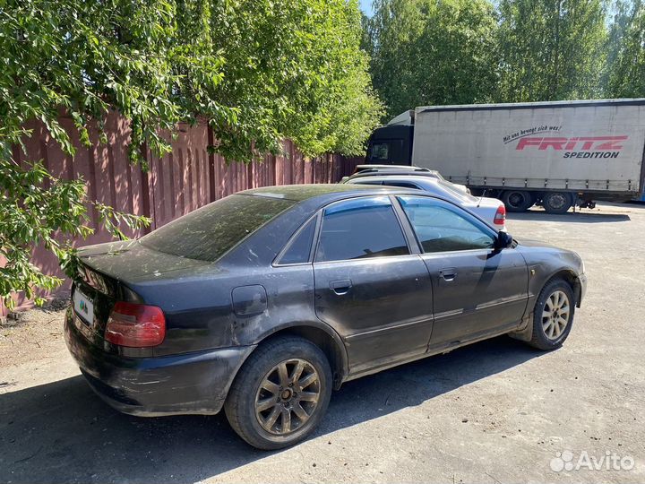 Audi A4 1.6 МТ, 1998, 200 000 км