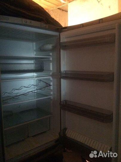 Холодильник бу аристон
